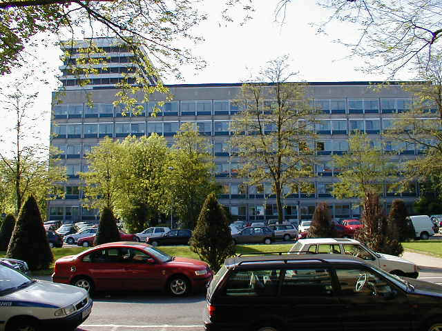 zahnklinik.jpg (64639 Byte)
